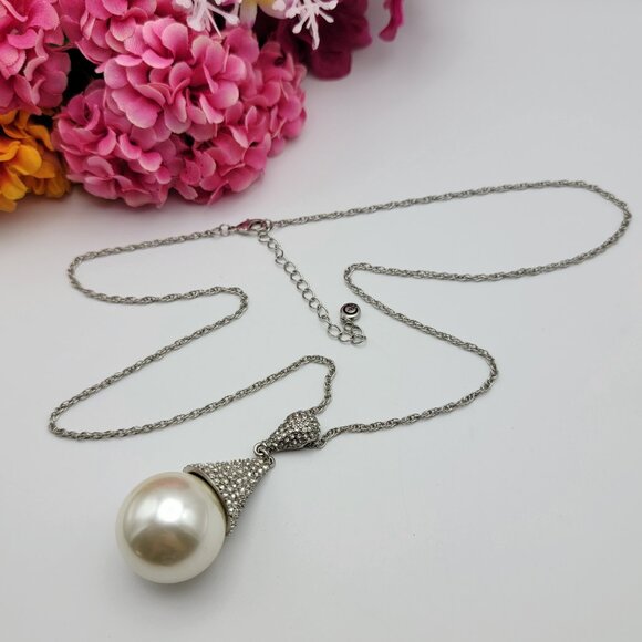 Charming Charlie Clear Crystal White Faux Pearl Statement Pendant Necklace 34" - Picture 1 of 9